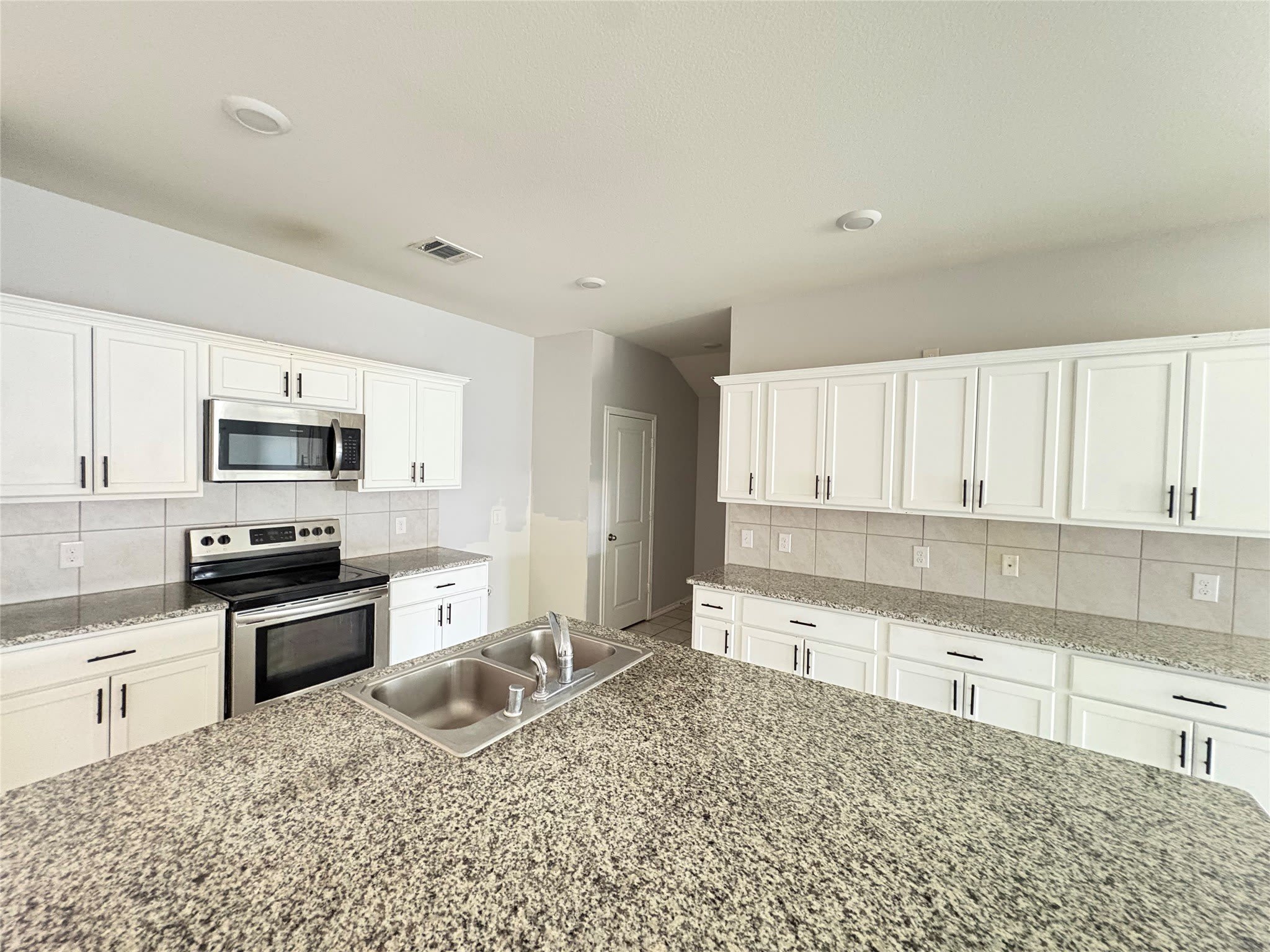 215 Woodland Street – photo 3