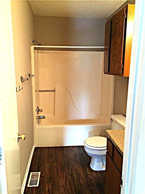 1057 W Eagle – photo 3