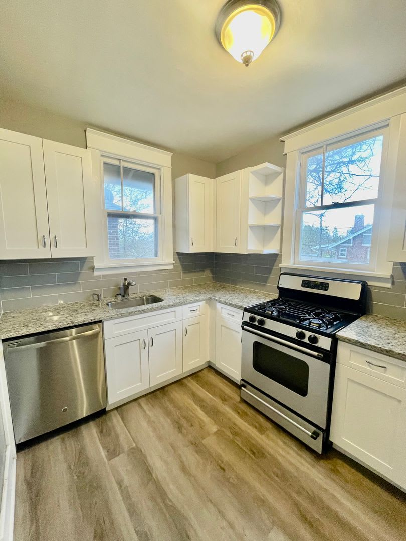 Beautiful 2 bed 2 bath in Highlands – photo 3