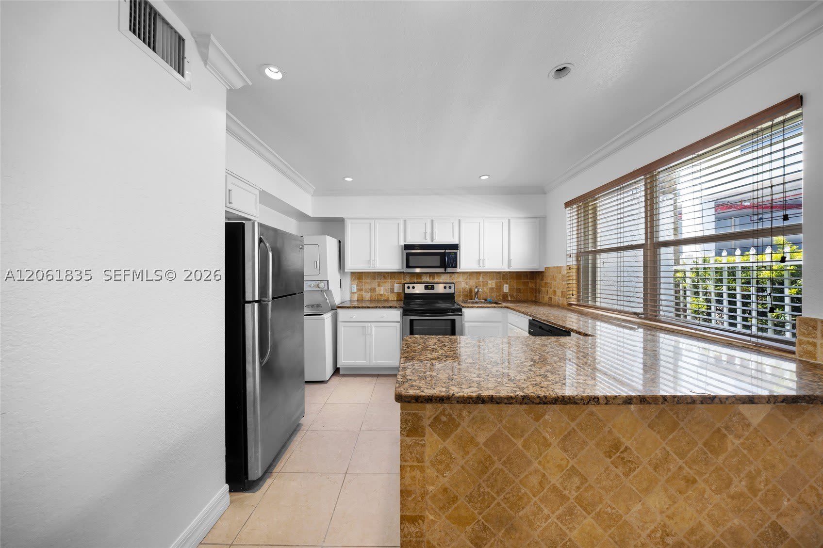7801 HISPANOLA AV – photo 4