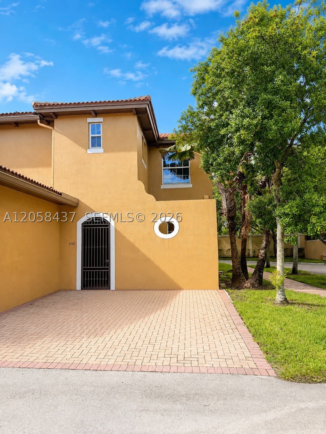 1101 SW 147th Ter – photo 2