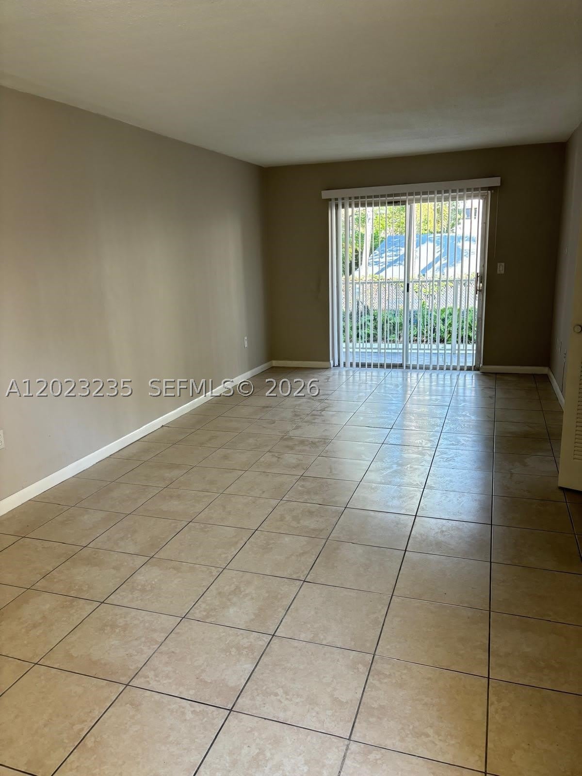 3050 S Dixie Hwy – photo 2