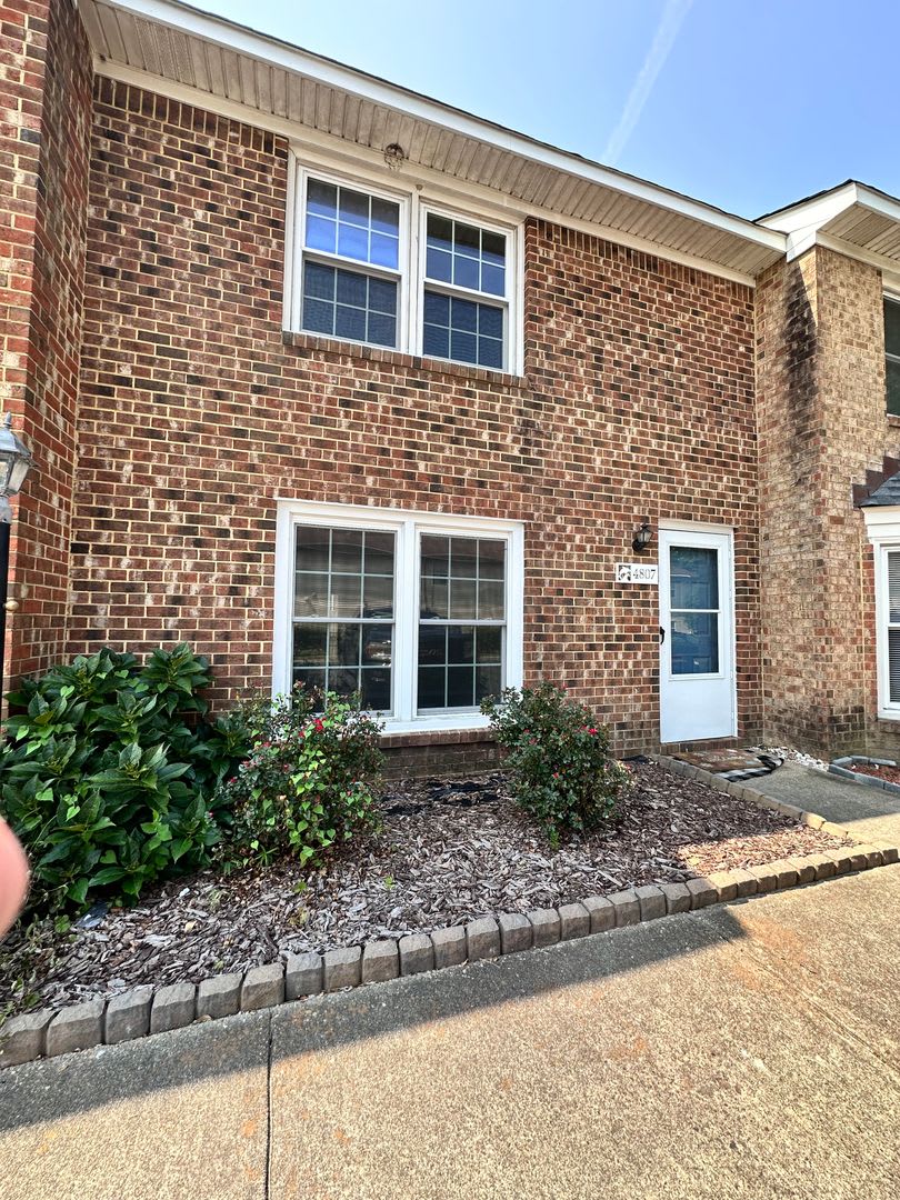 Condo – photo 1