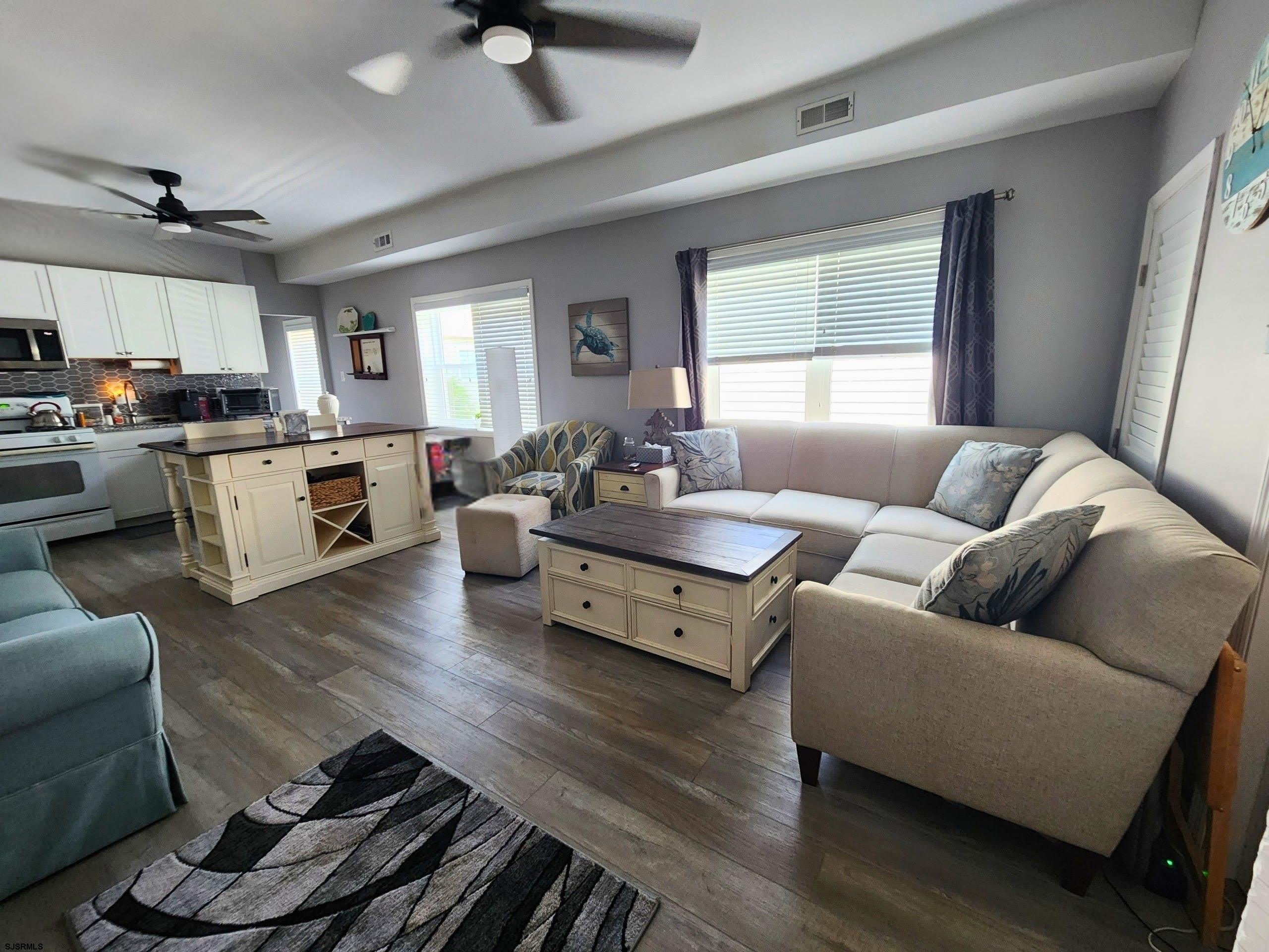 30 S Richards Ave – photo 2