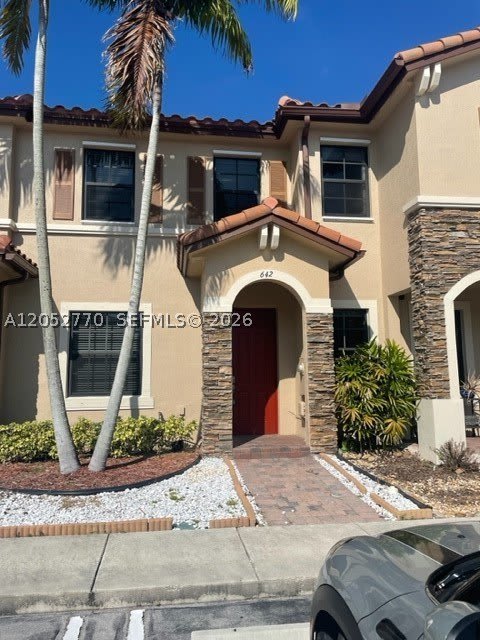 642 Se 32 Nd Avenue – photo 2