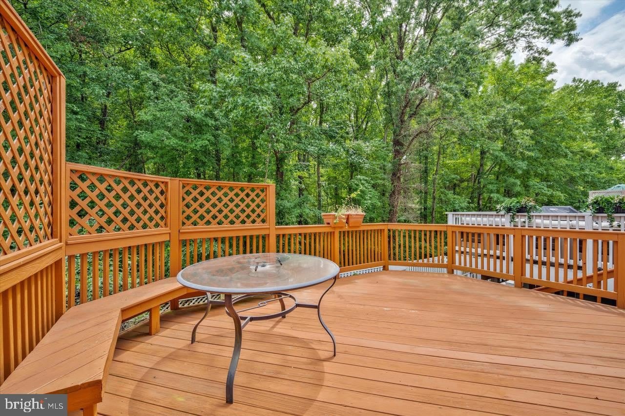 7177 LAKE COVE DR – photo 4