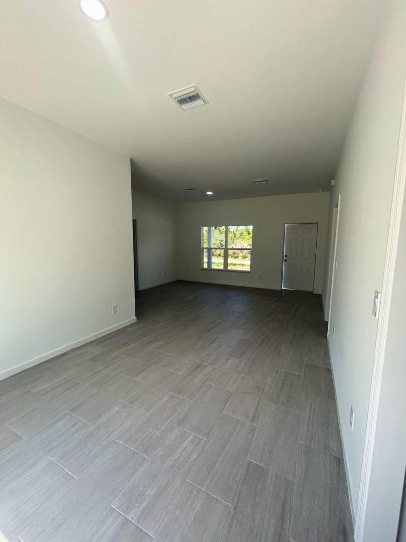 NEW CONSTRUCTION! Modern 3BR/2BA Home with Garage-Peaceful Lake Placid Location – photo 5