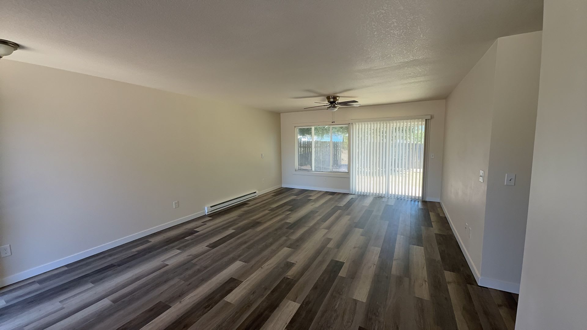 Newly remodeled 3 bedroom 1 bath home!!! Come check it out!! Schedule a tour today. – photo 3