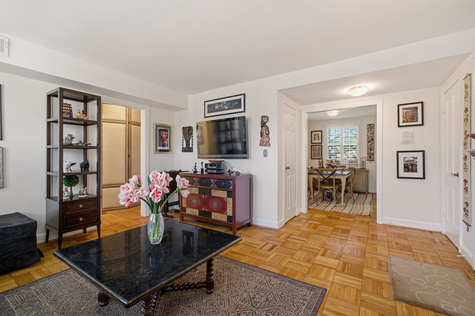 Top Floor Ordway Gardens One Bedroom-Fully Furnished, One Parking Space, & More! – photo 5