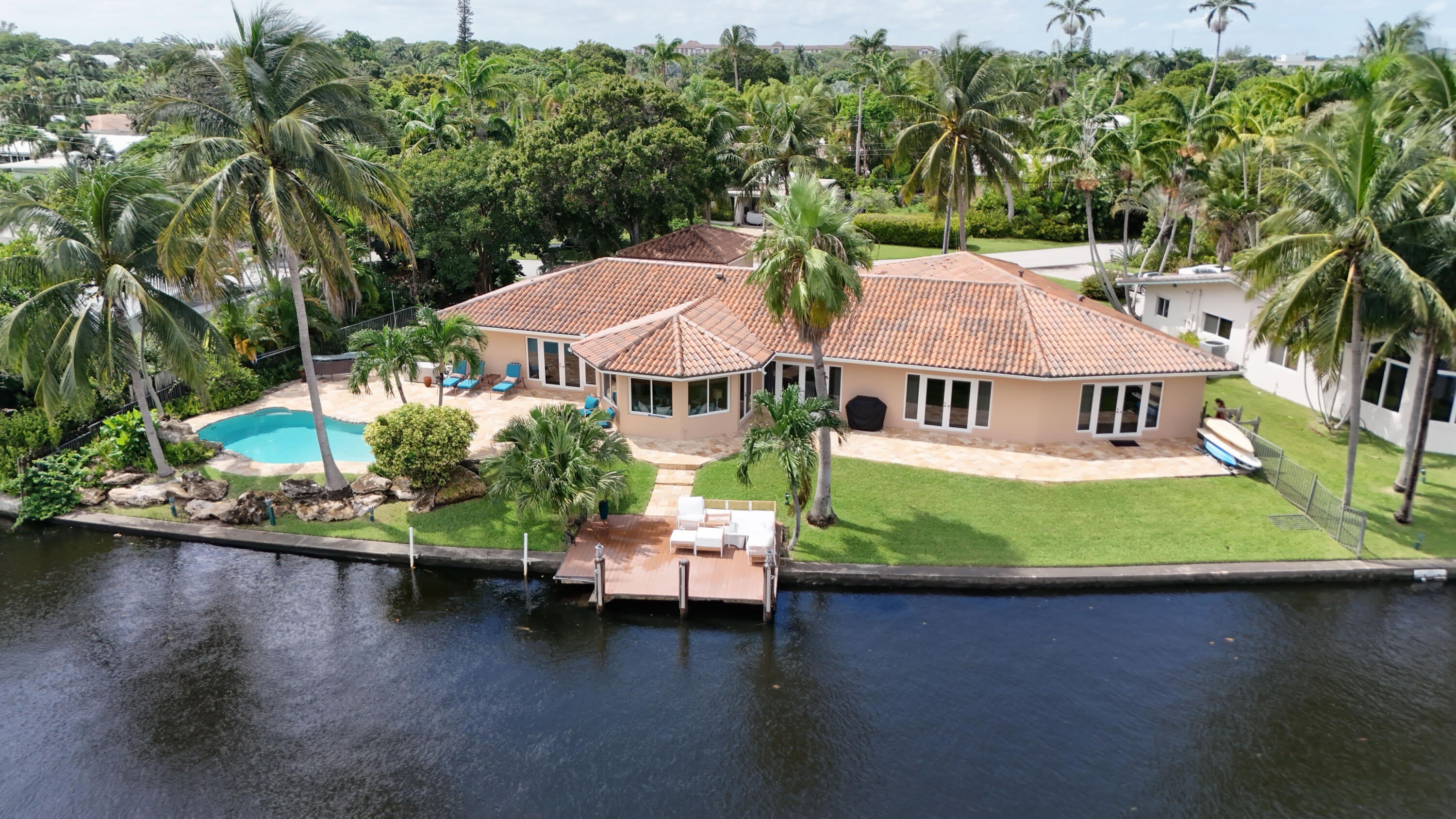 1925 Coral Gardens Drive – photo 1