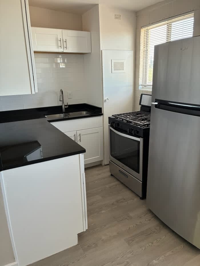 1021 East Spring Street – photo 2