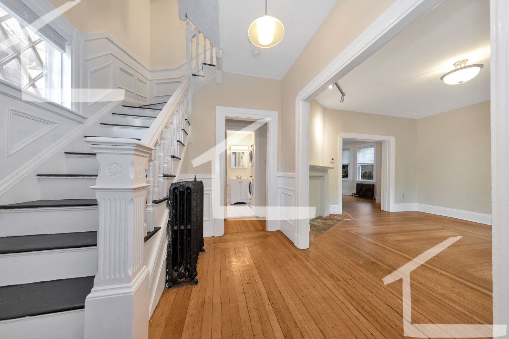 Charming 5 Bedroom No Broker Fee – photo 2