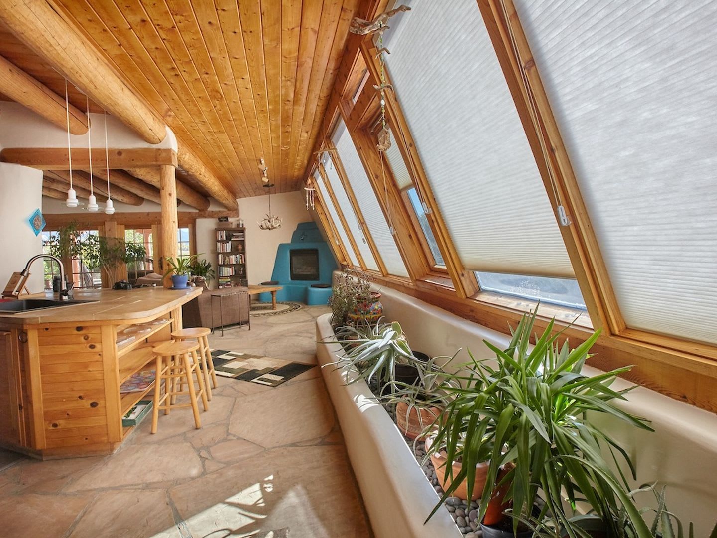Panacea De Taos Architect Designed Earthship Retreat With Hot Tub Mountain Views Attached Garage – photo 5