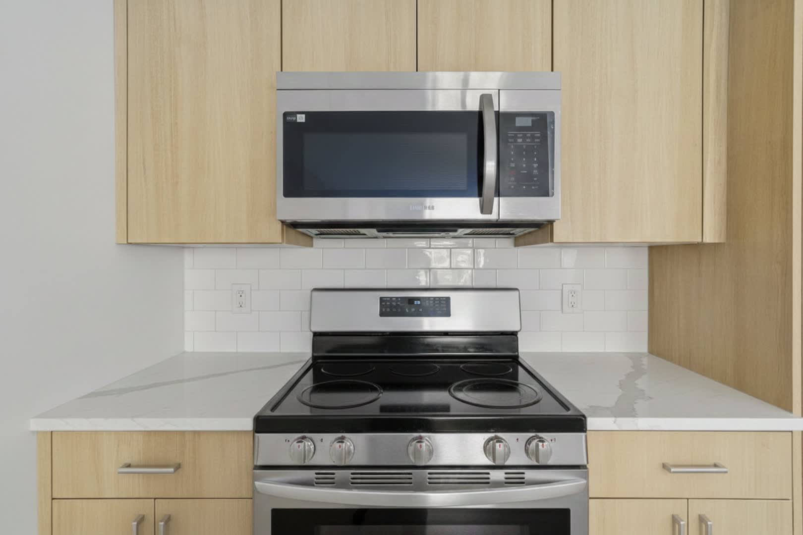 Brand New Build! 1,2,3 Beds Available!! Minutes from BU!! – photo 5