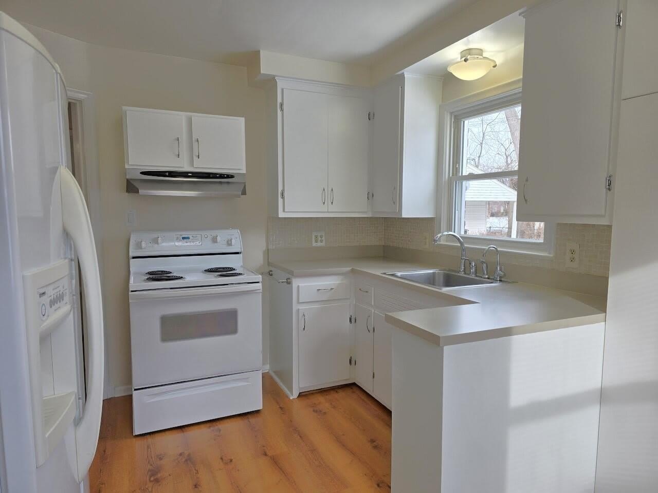 9924 Roseland Street – photo 5