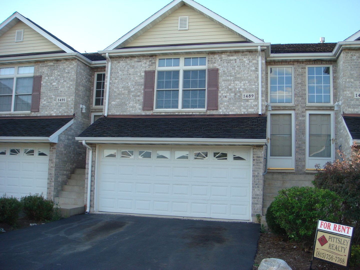 1489 Stonefield Drive – photo 2