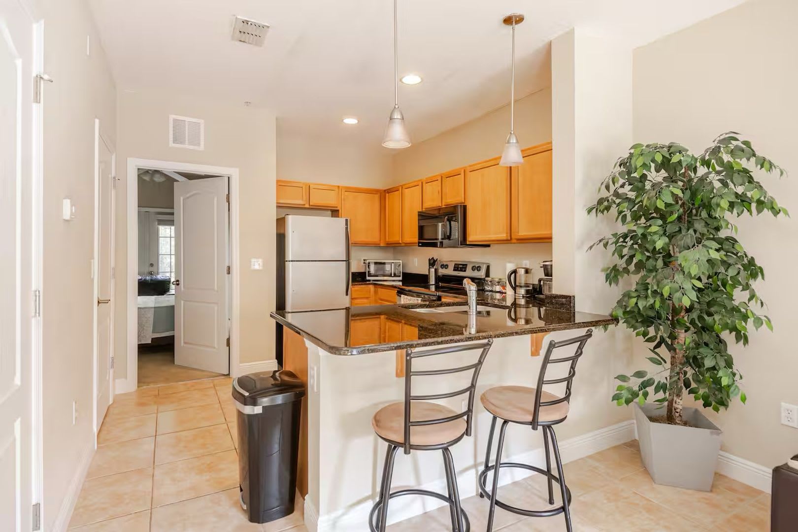 Fully Furnished 3-Bedroom/3-Bath Townhome – photo 2