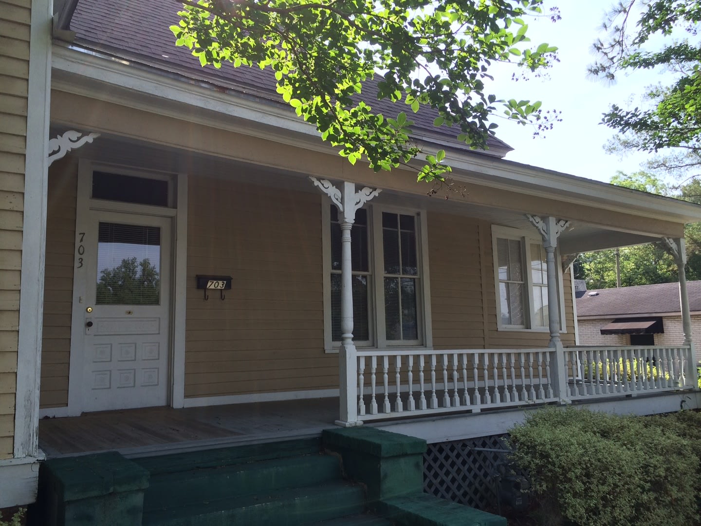 3 bedroom, 2 bath Historic Home Near Downtown Valdosta – photo 2