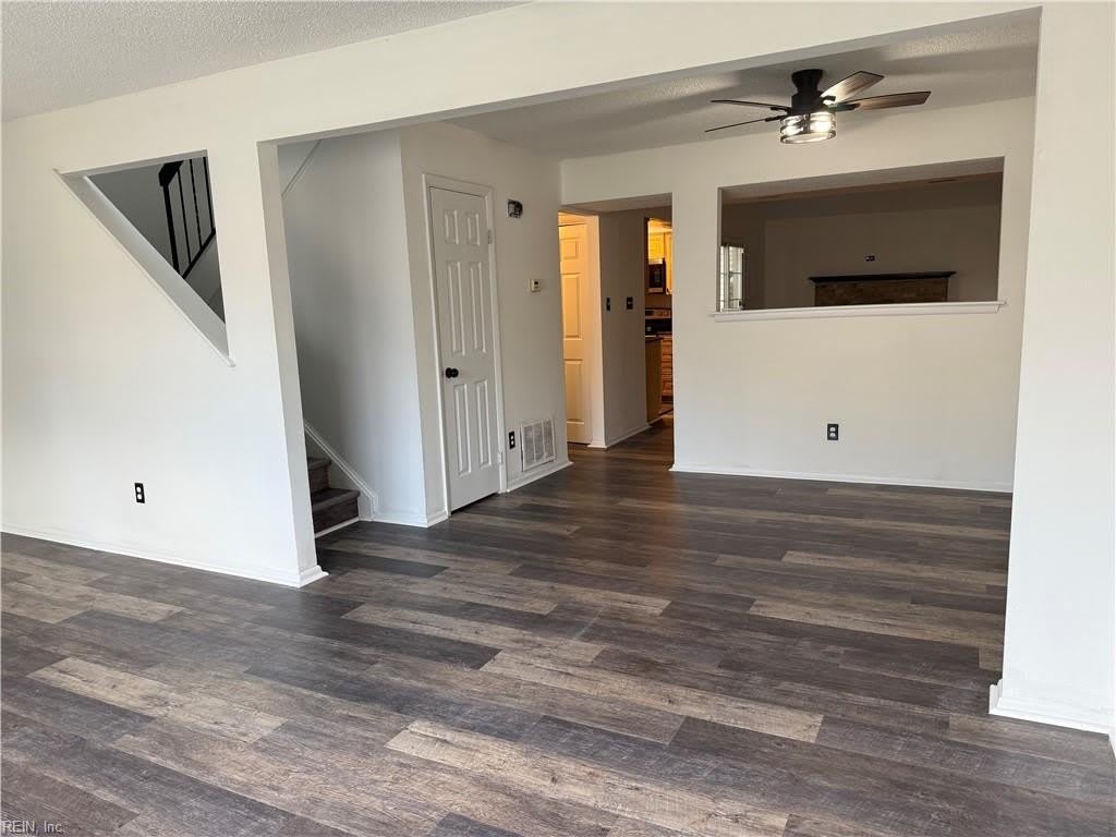 5305 Leicester Court – photo 4