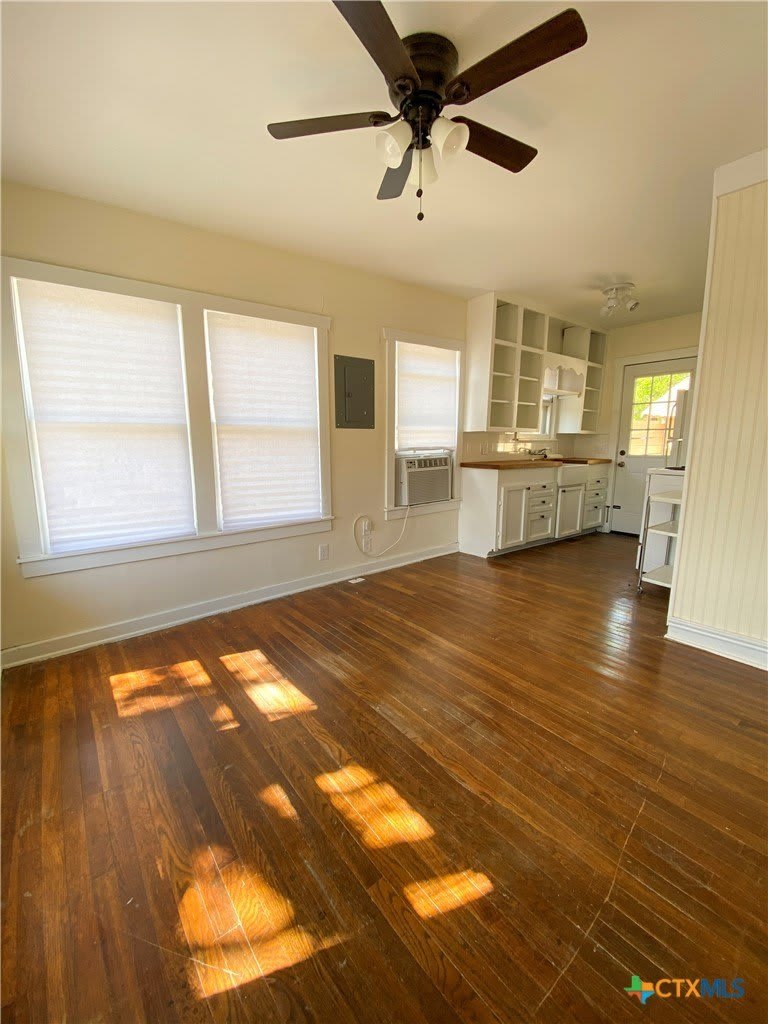 385 Comal Avenue – photo 3