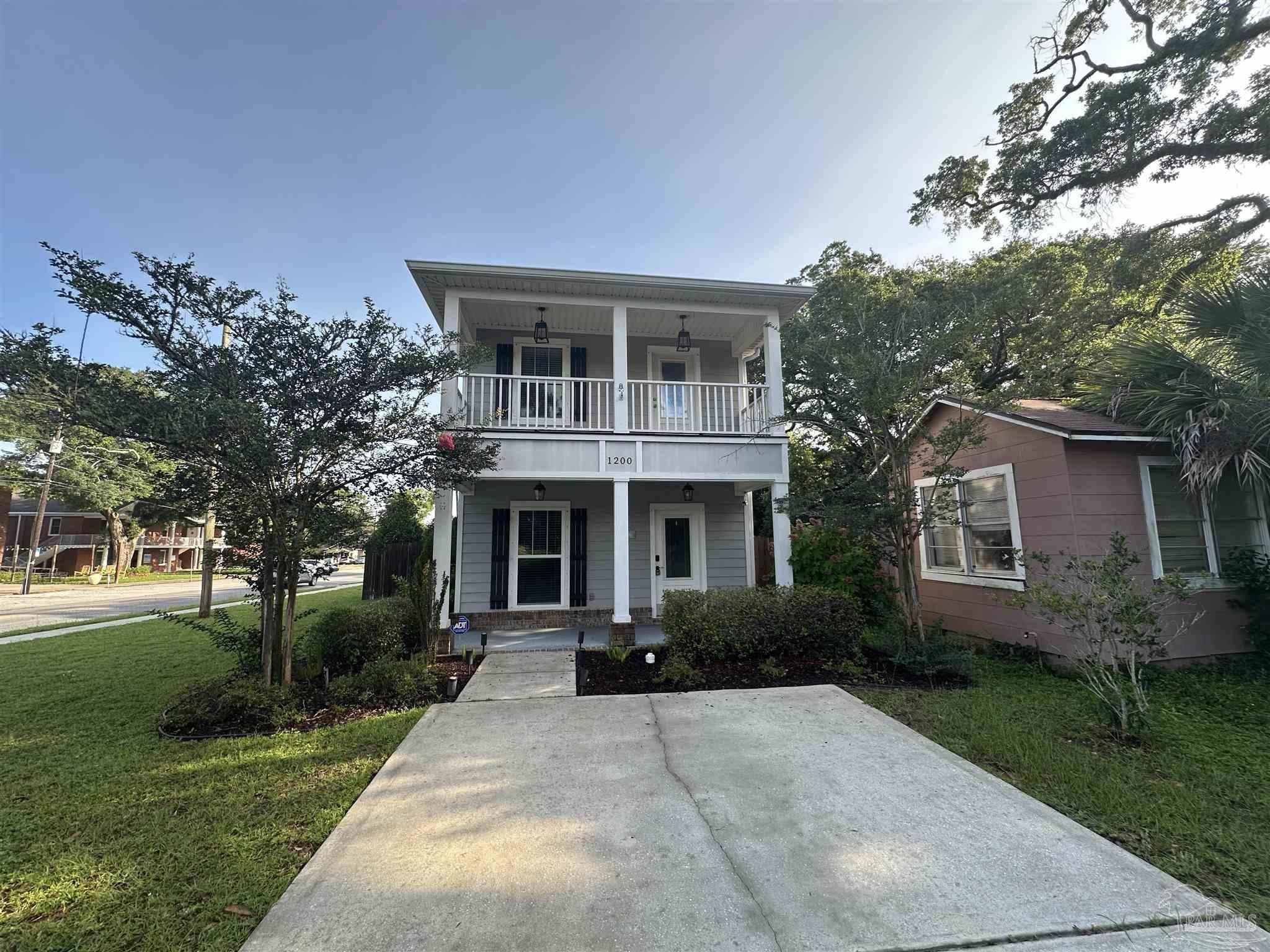 1200 E Maxwell St – photo 3