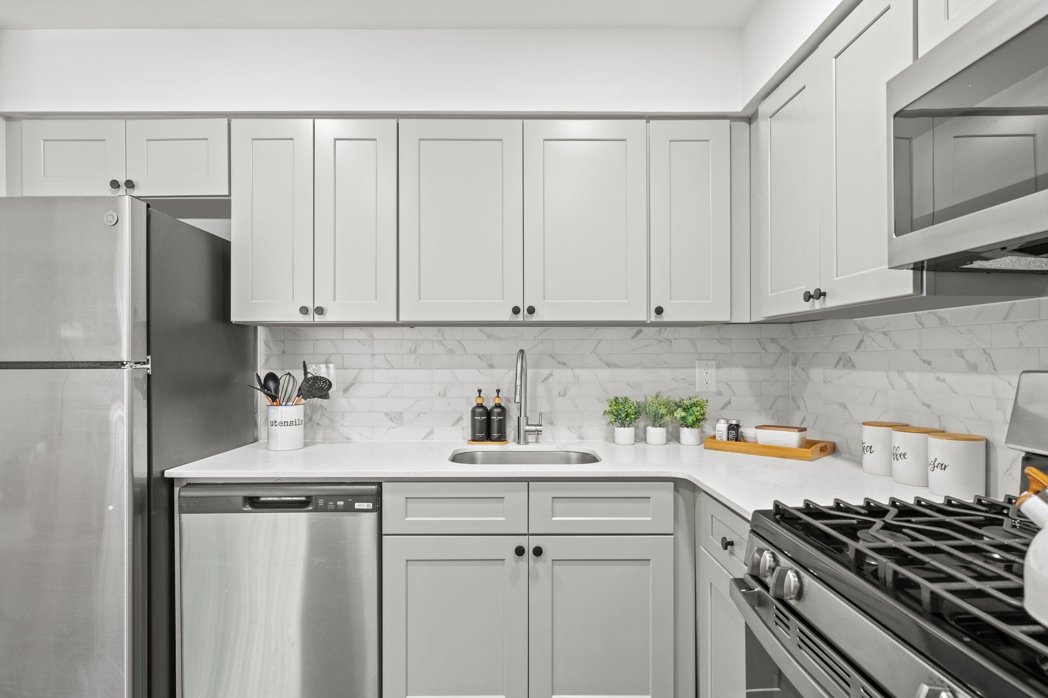 Waterside Apartments – photo 1