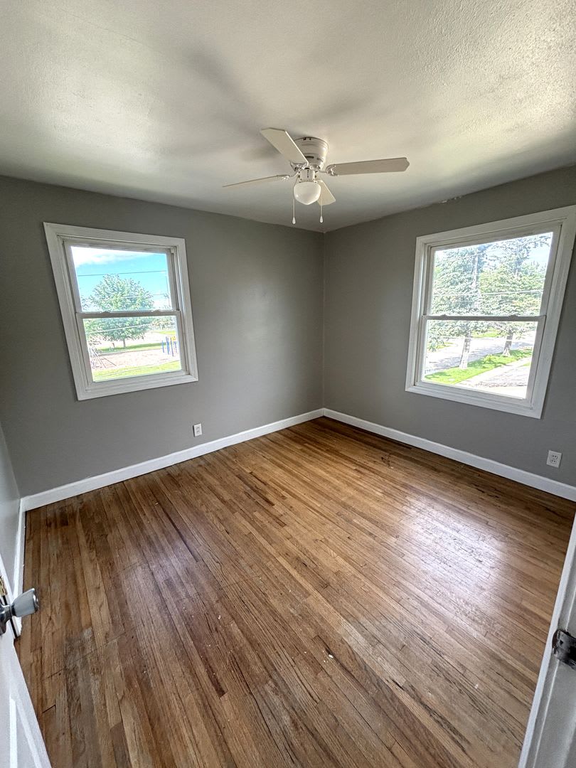 **RENT RECENTLY REDUCED!! ** Spacious 2 bedroom Townhouse for rent!! – photo 3
