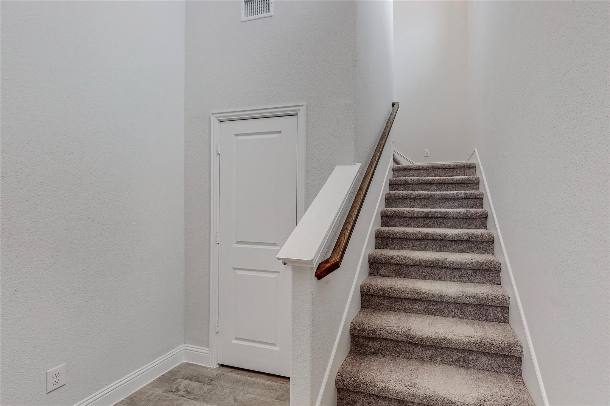 961 Waterview Drive – photo 4