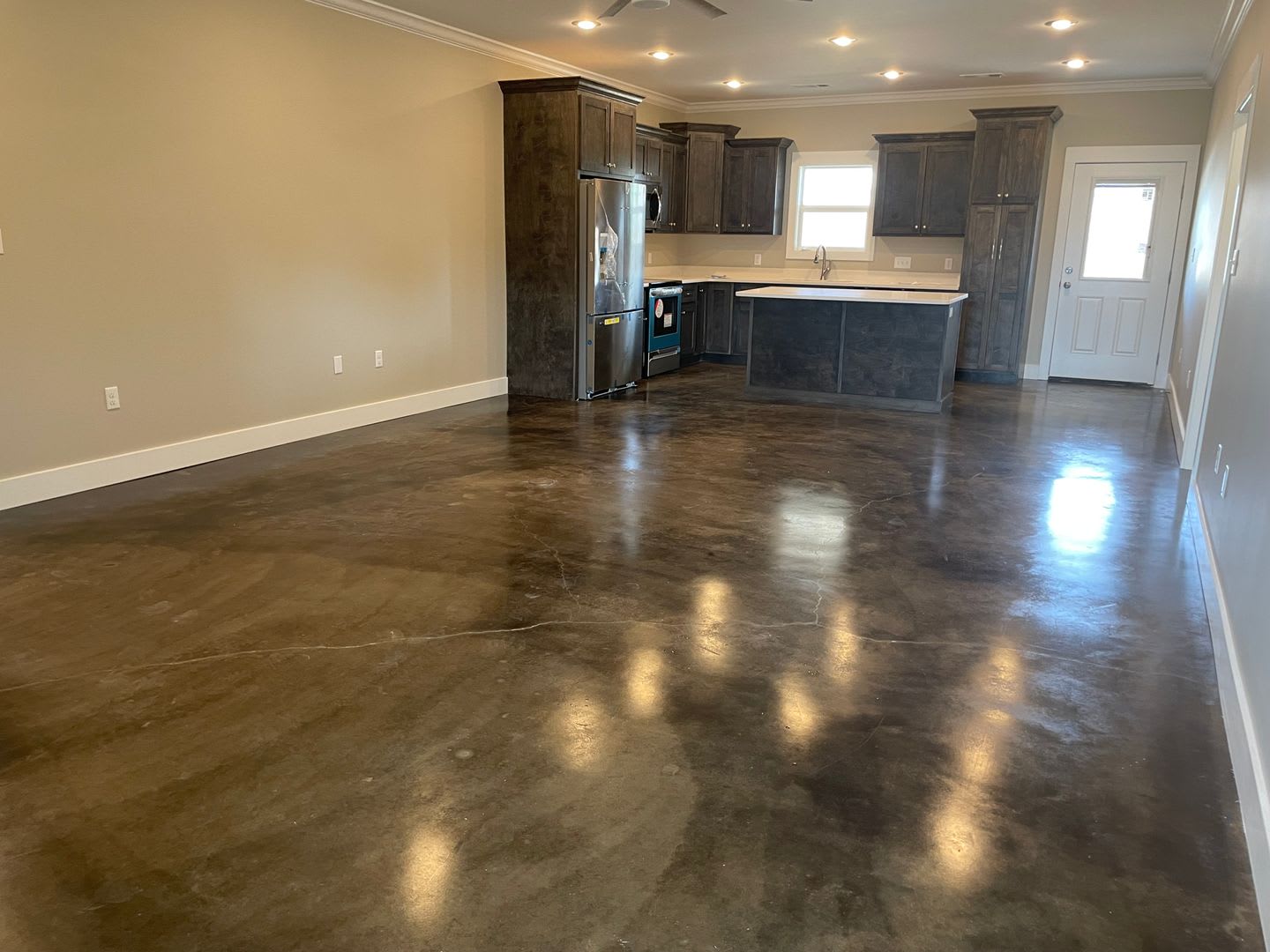 Beautiful 4 Bedroom Home – photo 3