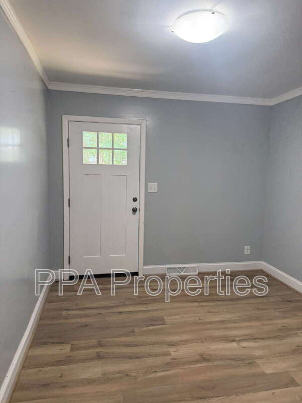 2404 Francis St – photo 1
