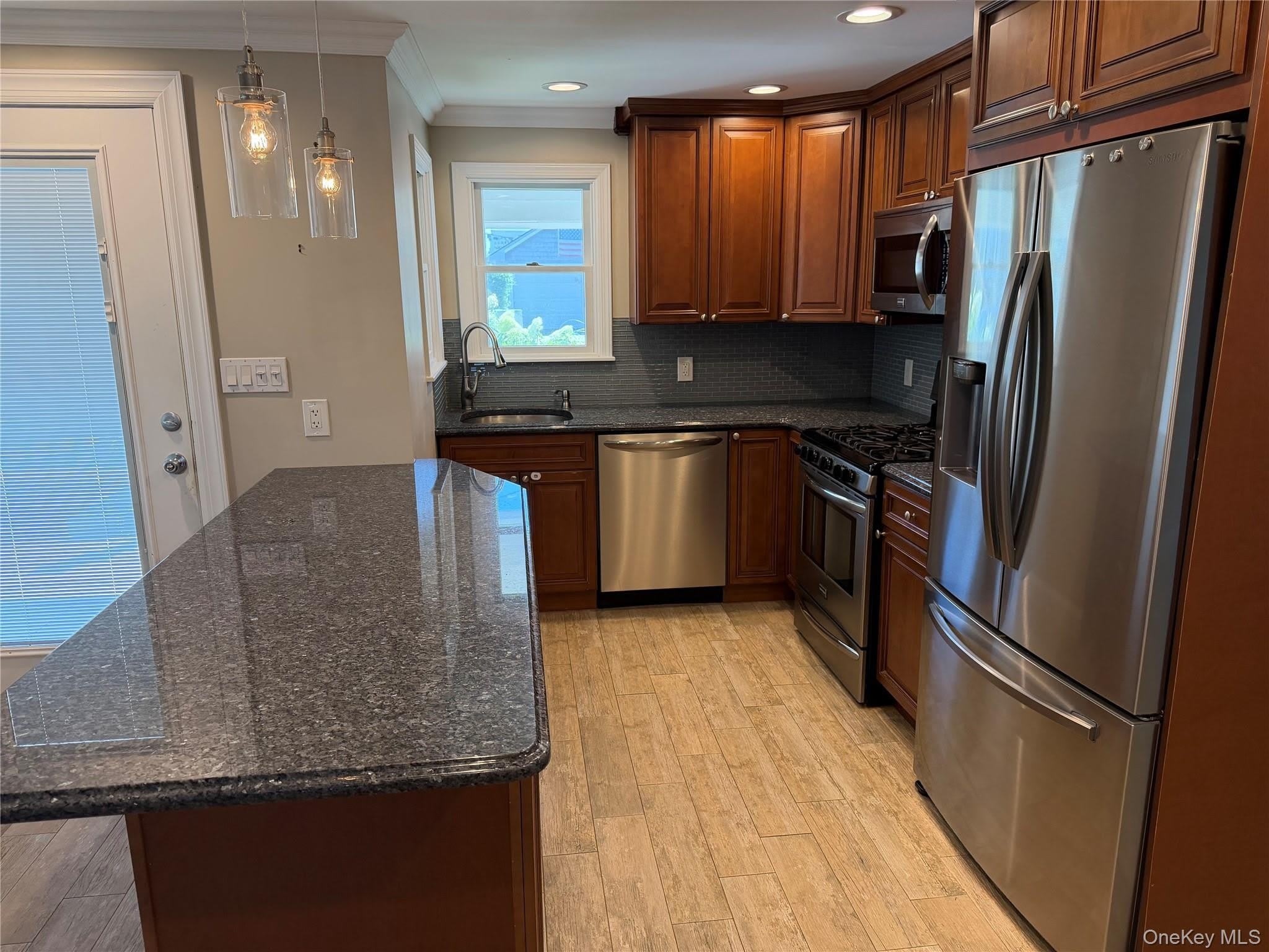35 Trenton Avenue – photo 4