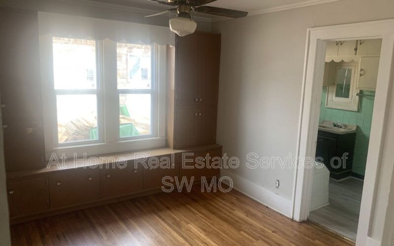 521 S Warren Ave – photo 2