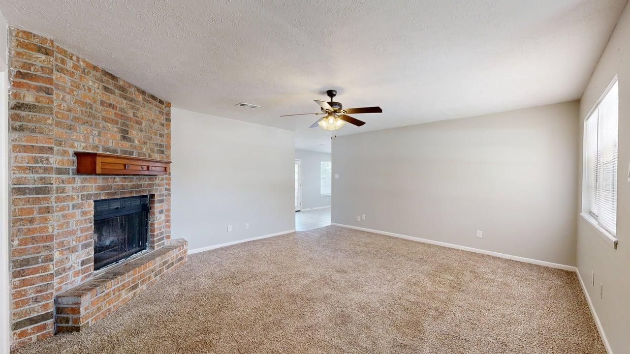 1107 Braeswood Dr – photo 2