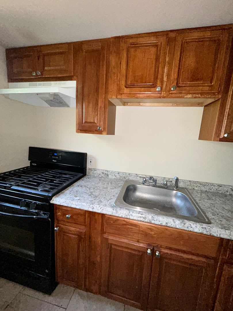 3 beds 1 bath – photo 4