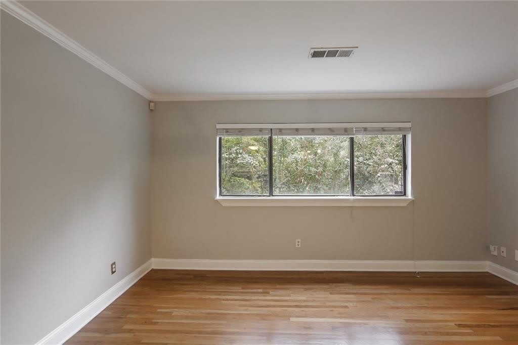 880 Glendale Terrace Ne – photo 4