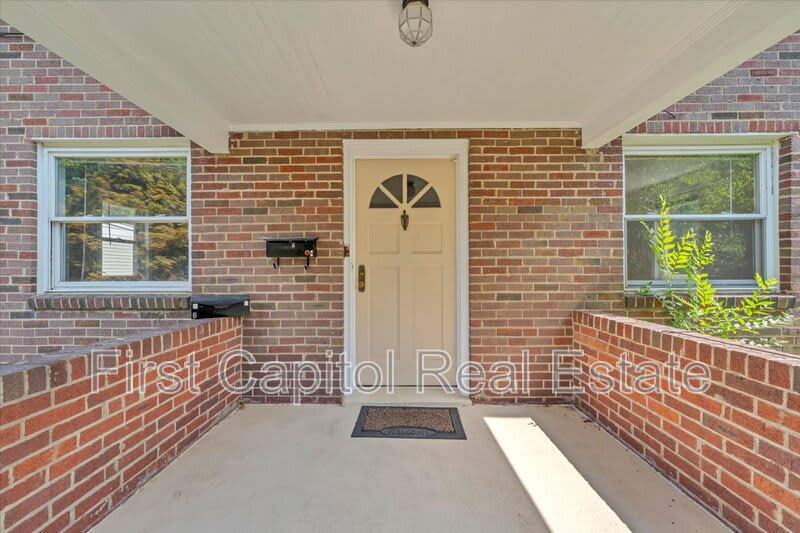 1228 Wasena Ave SW – photo 2