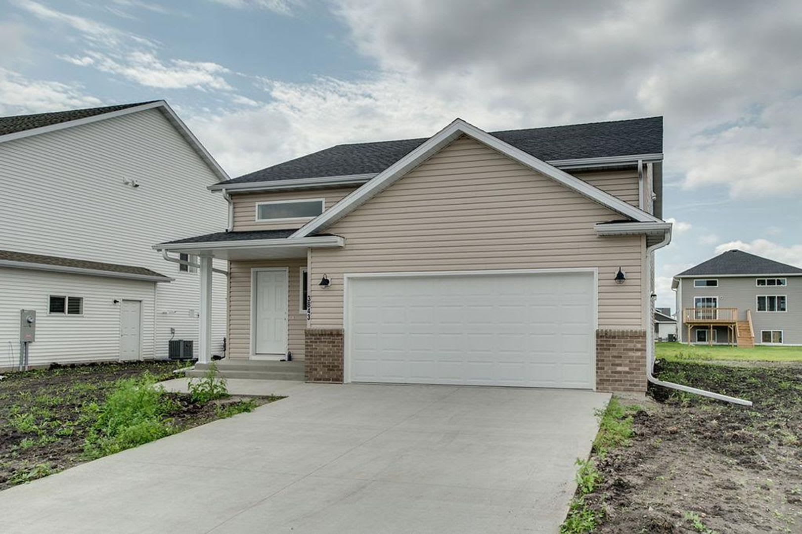 3 Bedroom 2 Bath South Moorhead – photo 2