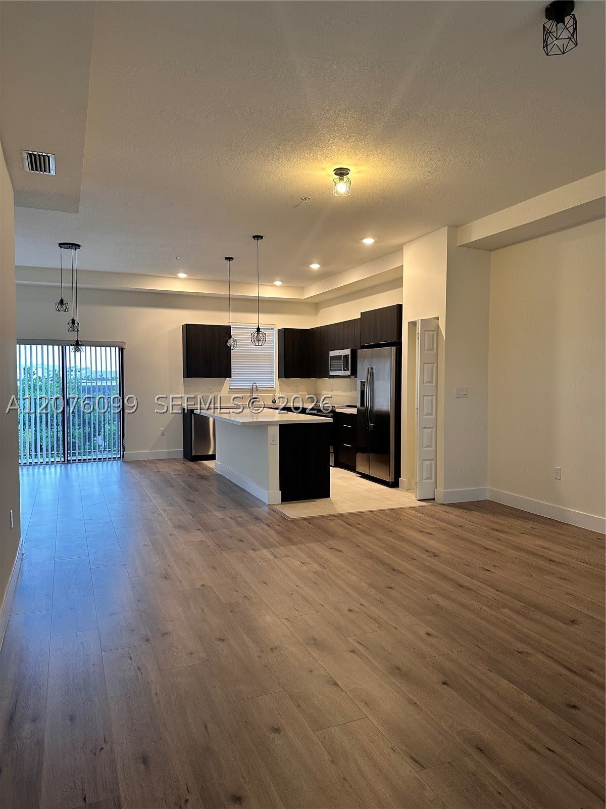 10437 NW 82nd St – photo 3