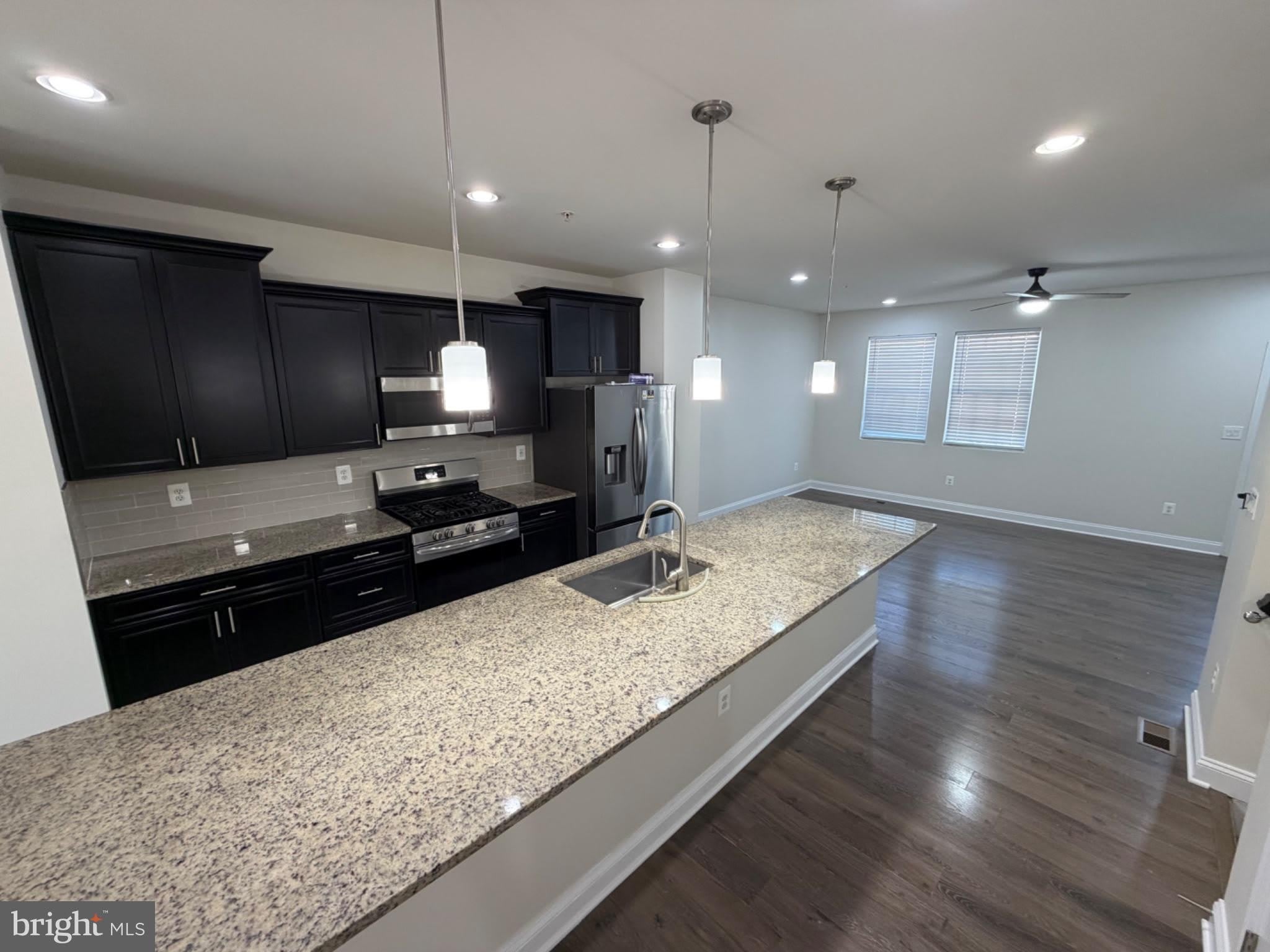 819 HERMAN Way – photo 5