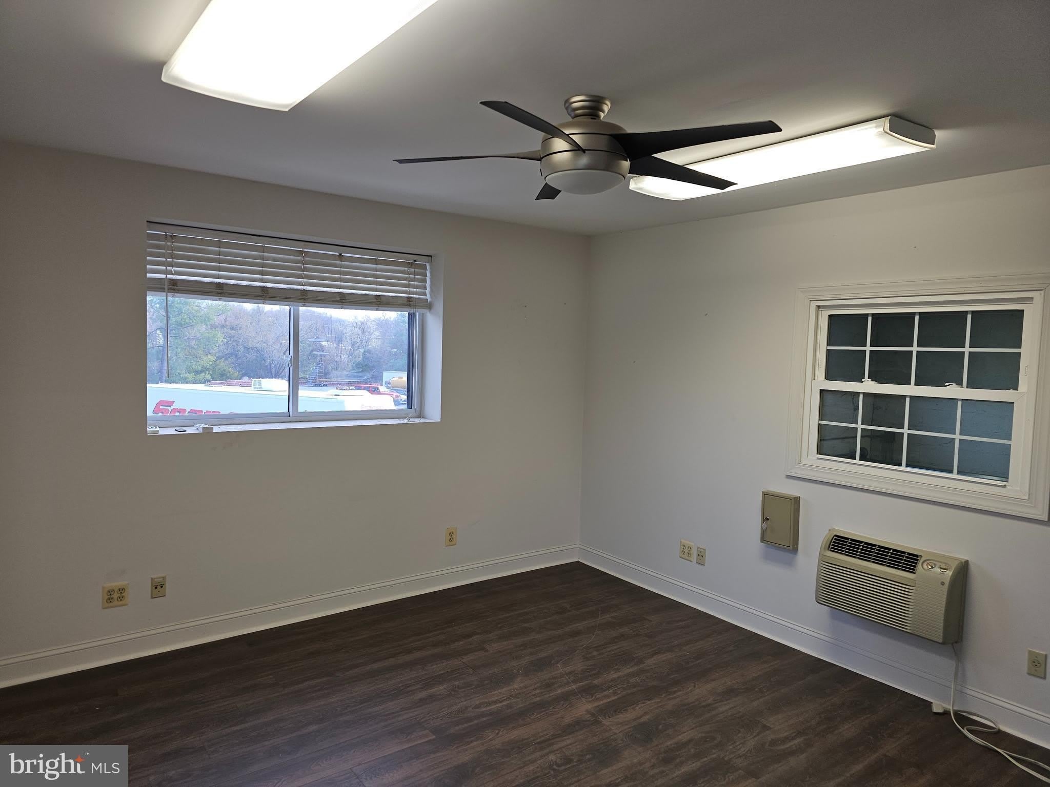 9203 ENTERPRISE Court – photo 5