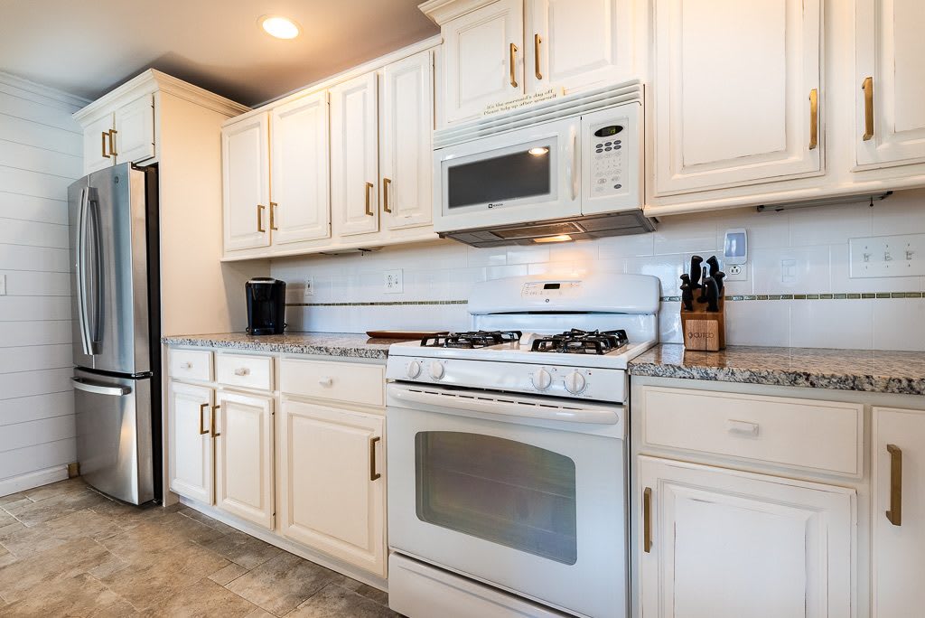 36 Center Beach Ave – photo 3