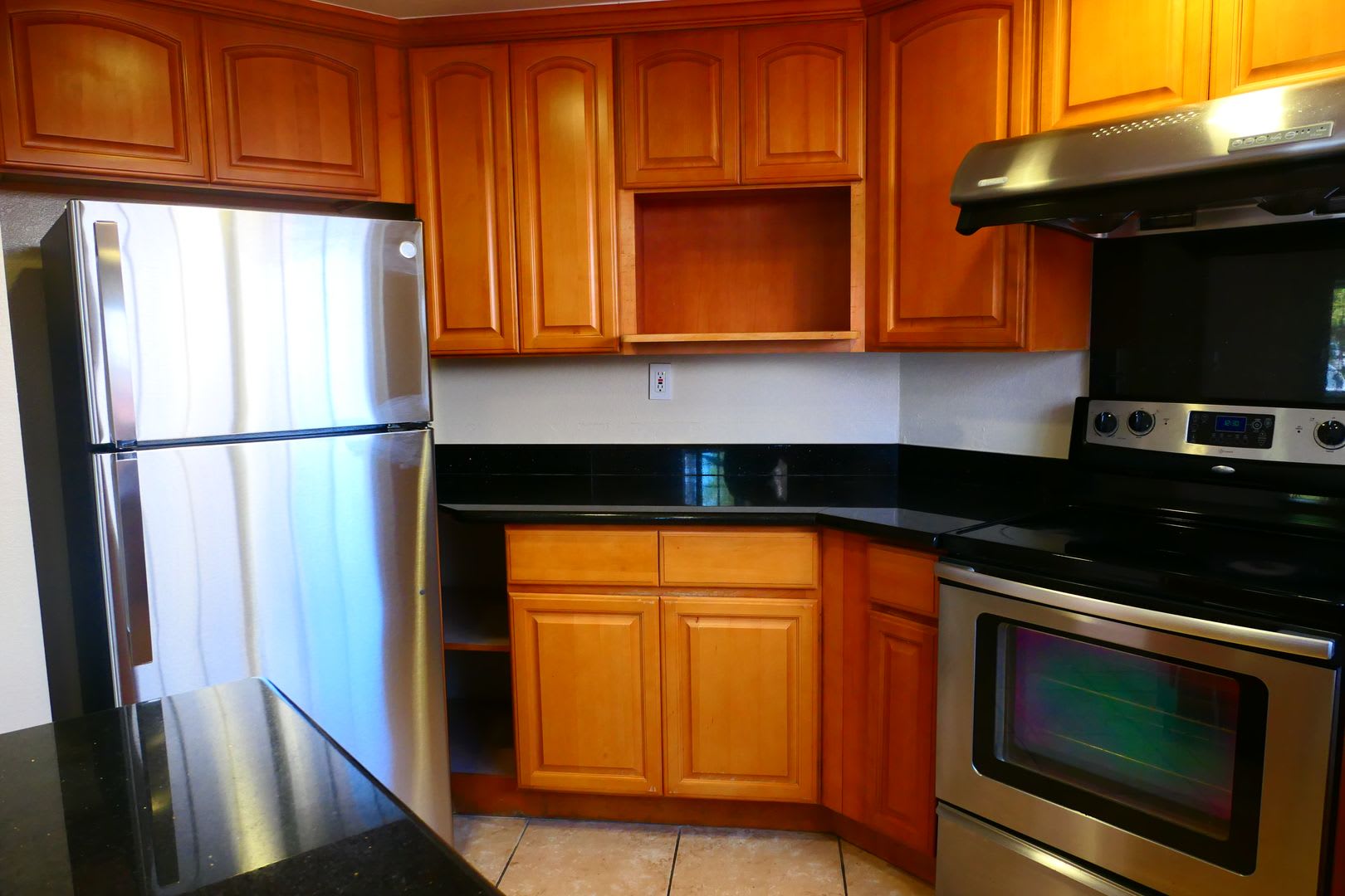 3bed/2 full bath + 1 office in the backyard. Single Family Home! – photo 5