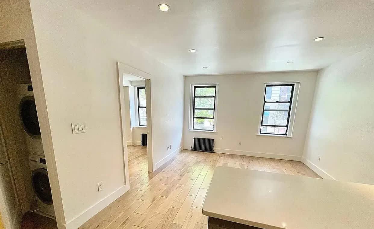 633 Washington Ave Apt 12F – photo 2