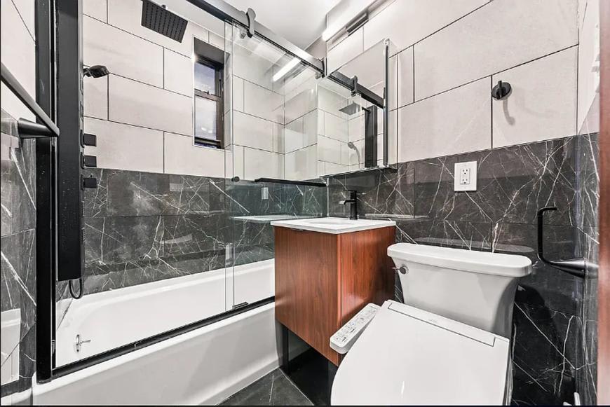 453 West 48th Street – photo 4