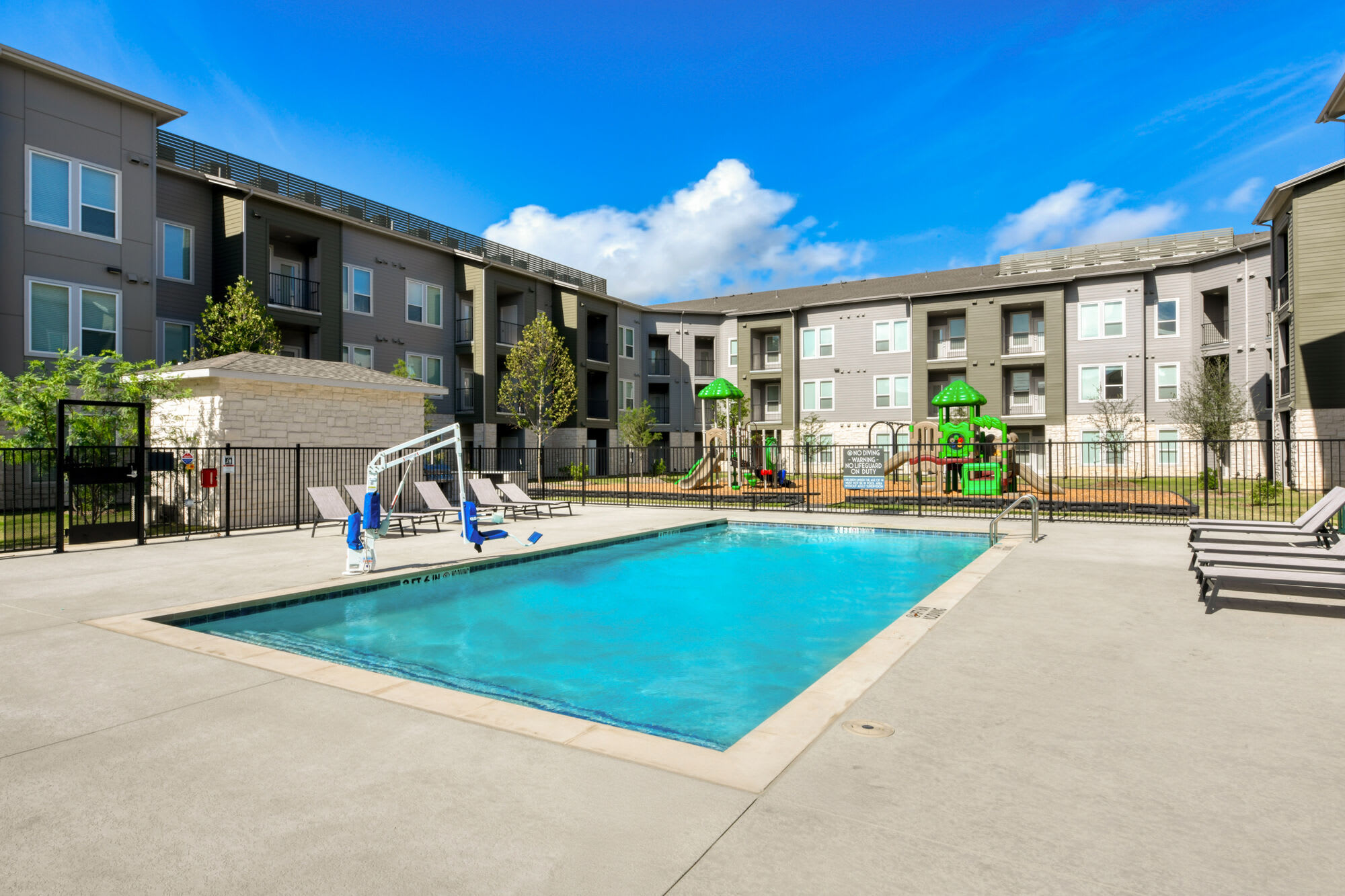 Sunstone Apartments – photo 1