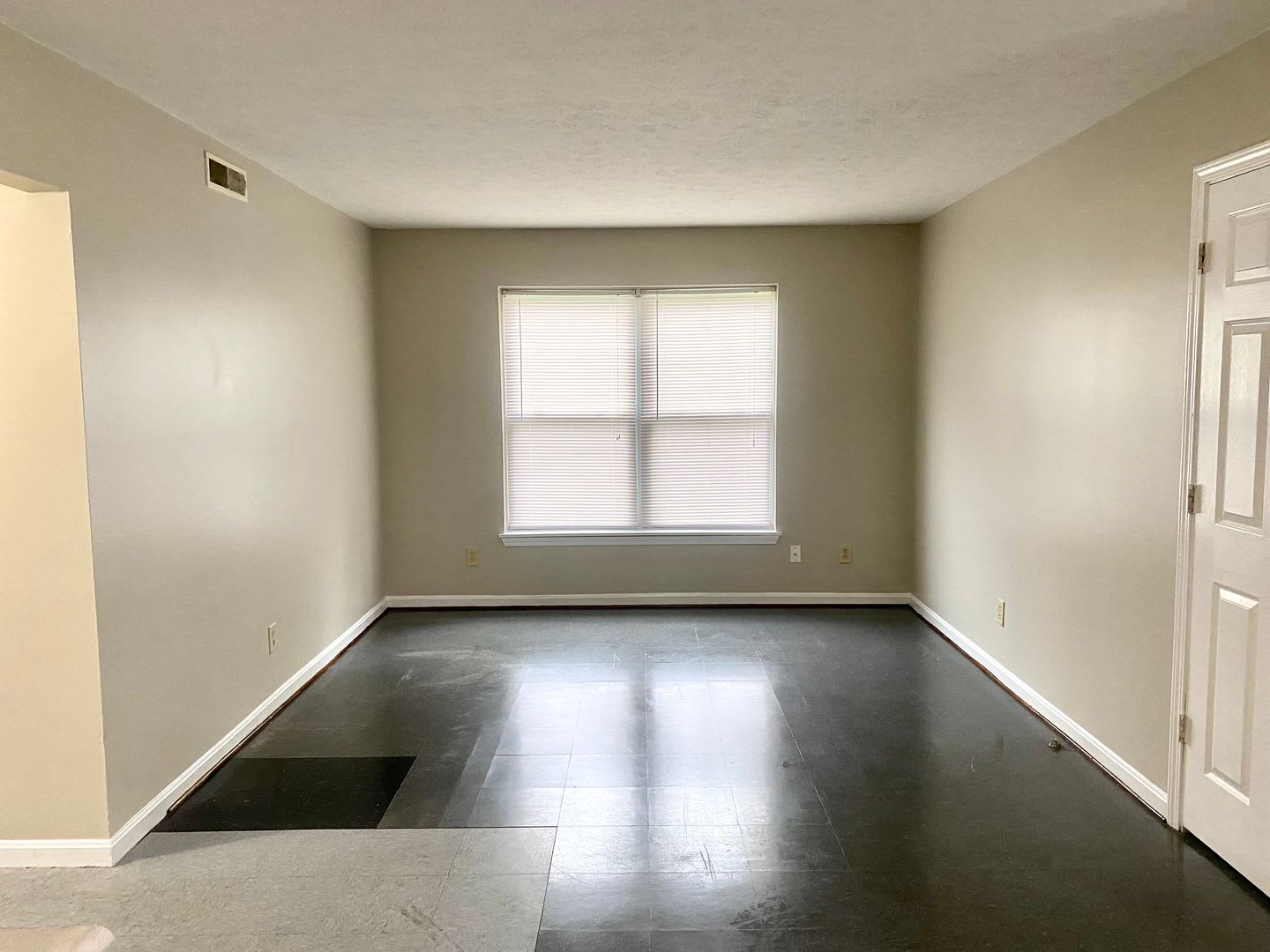 Updated Second Floor 2 Bedroom Apartment In West Louisville Section 8 Accepted 200 Amazon Gift Card At Lease Signing – photo 5