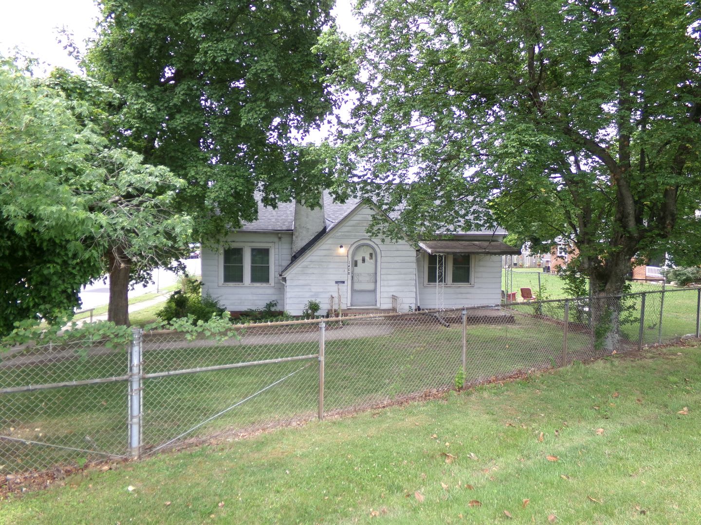 Spacious 3-Bedroom 2-Bathroom Home – photo 2