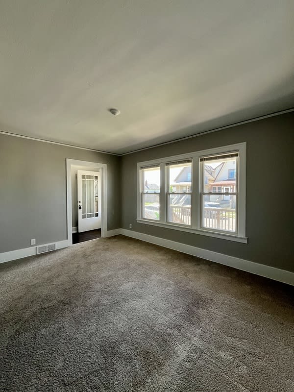 170 Bondie Street – photo 5