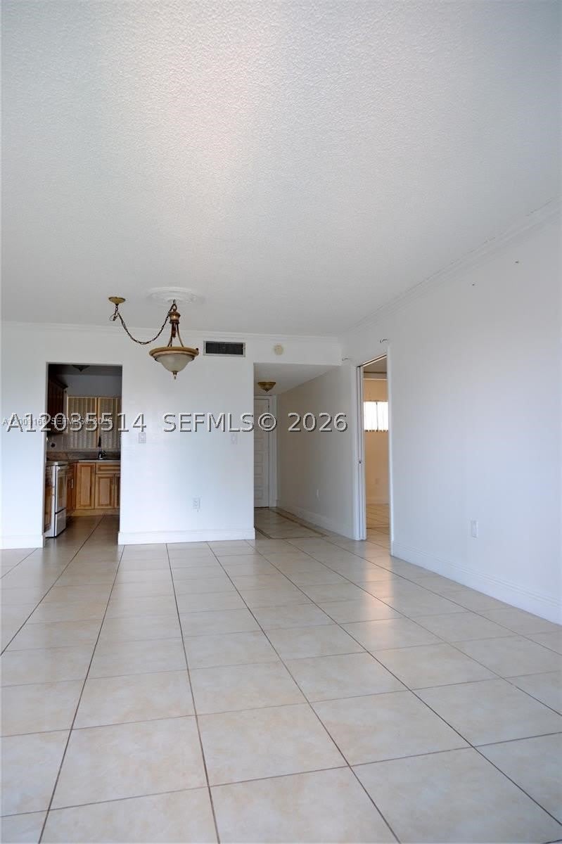 650 NE 149th St – photo 4