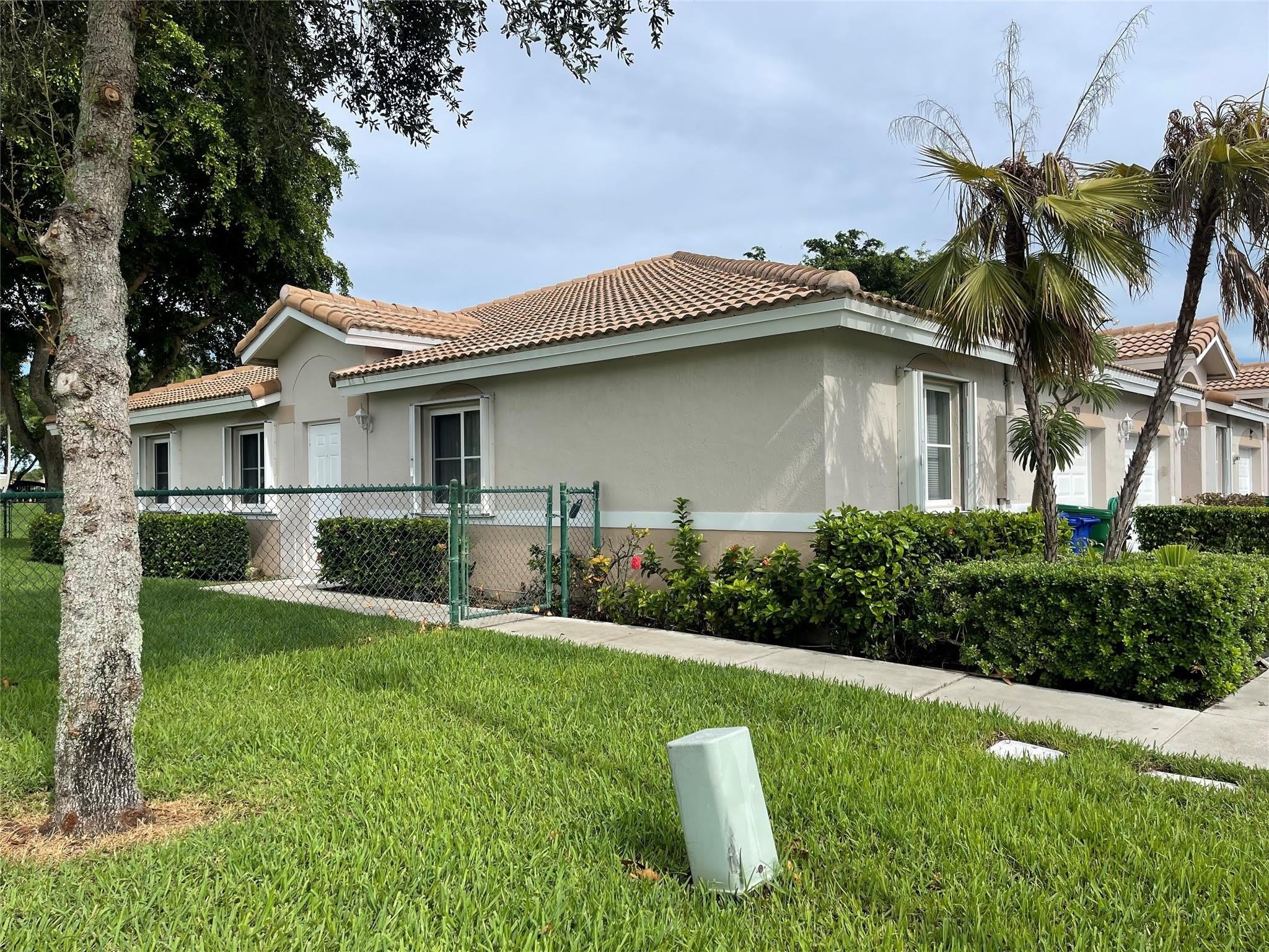 1810 SW 114th Terrace – photo 2